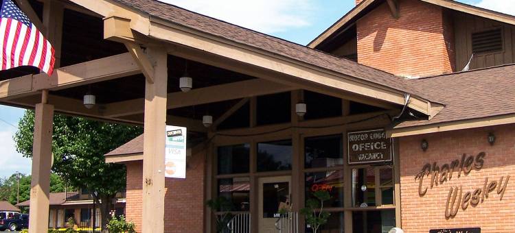 布罗肯鲍查尔斯韦斯利汽车旅馆(Charles Wesley Motor Lodge Downtown Broken Bow- Hochatown)图片