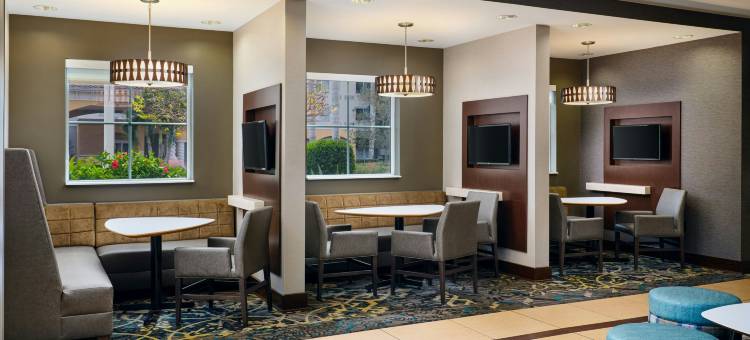 迈尔斯堡I-75和海湾海岸购物中心居家酒店(Residence Inn Fort Myers at I-75 and Gulf Coast Town Center)图片