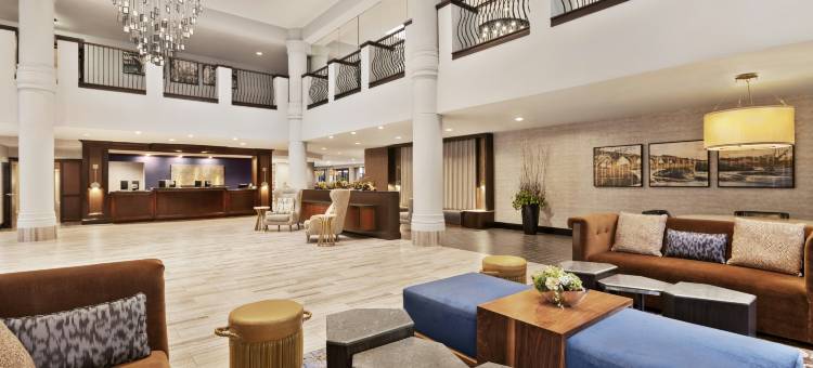 麦克莱恩泰森希尔顿逸林酒店(DoubleTree by Hilton McLean Tysons)图片