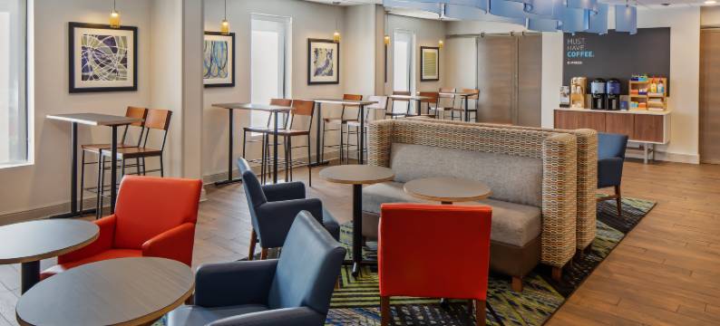 Holiday Inn Express 亚特兰大机场科利奇帕克(Holiday Inn Express ATLANTA AIRPORT-COLLEGE PARK by IHG)图片