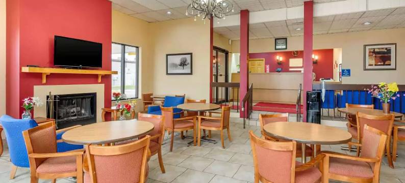 温德姆速8酒店 佩里斯堡/托莱多(Super 8 by Wyndham Perrysburg/Toledo)图片