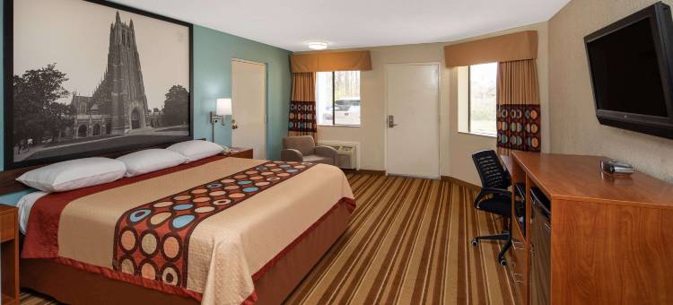 伯灵顿速8酒店(Super 8 by Wyndham Burlington NC)图片