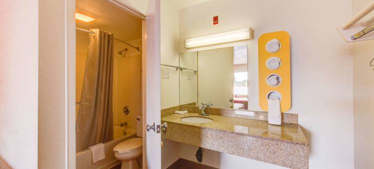 诺福克机场温德姆旅行旅馆(Travelodge by Wyndham Norfolk Airport)图片