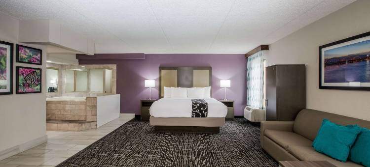 达文波特会议中心拉昆塔温德姆酒店(La Quinta Inn by Wyndham Davenport & Conference Center)图片