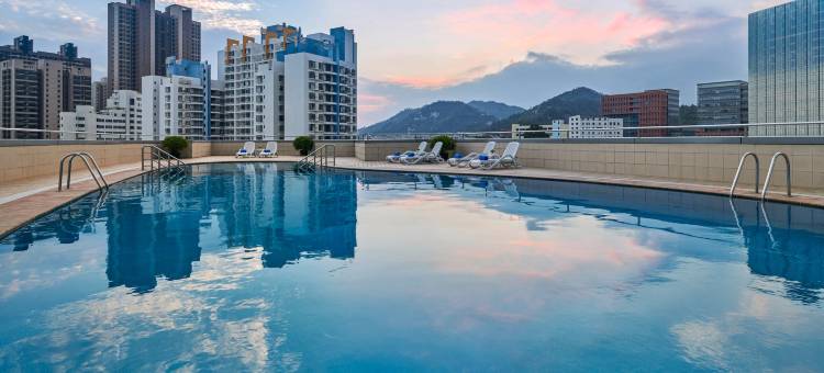 珠海粤财皇冠假日酒店(情侣路海滨泳场店)图片