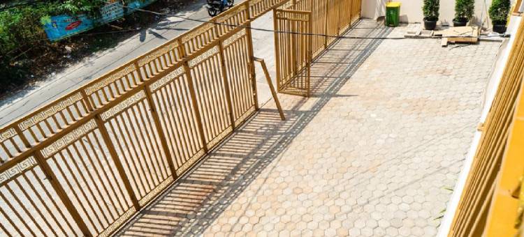 红多兹酒店-近西皮昂英达购物中心(RedDoorz Near Cipinang Indah Mall)图片