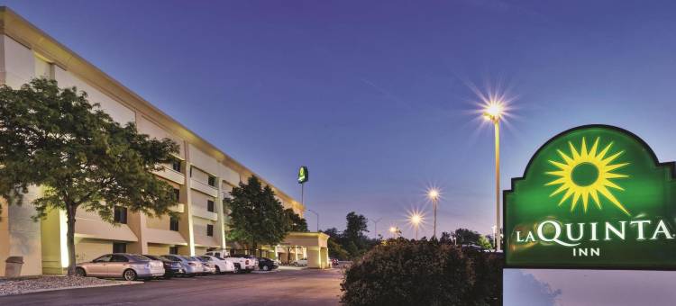 克里夫兰机场北拉昆塔温德姆套房酒店(La Quinta Inn & Suites by Wyndham Cleveland - Airport North)图片