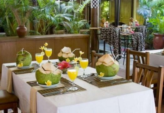 Nyiur Indah Beach Hotel Hotel Overview