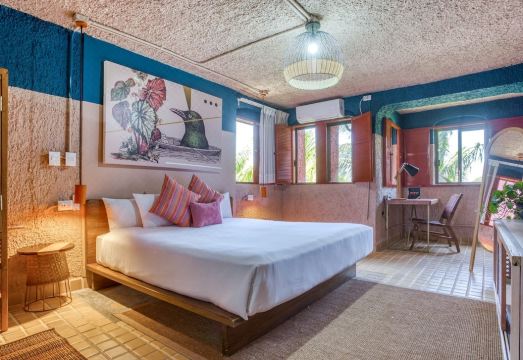 Nílu Cancún Zona Hotelera by Selina Hotel Overview