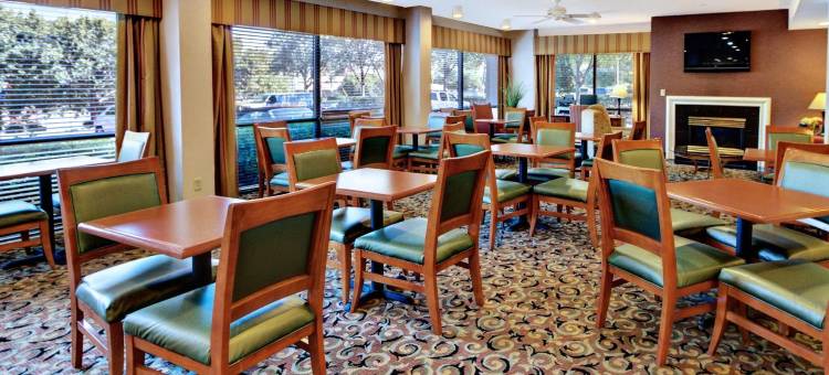 夏洛特大学欢朋酒店(Hampton Inn Charlotte-University Place)图片
