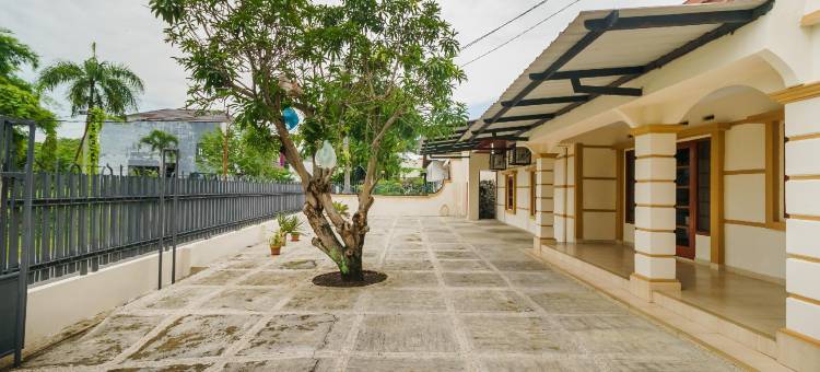 红多兹伊斯兰酒店-棉兰曼斯约Dr路(RedDoorz Syariah@Jalan Dr Mansyur Medan)图片