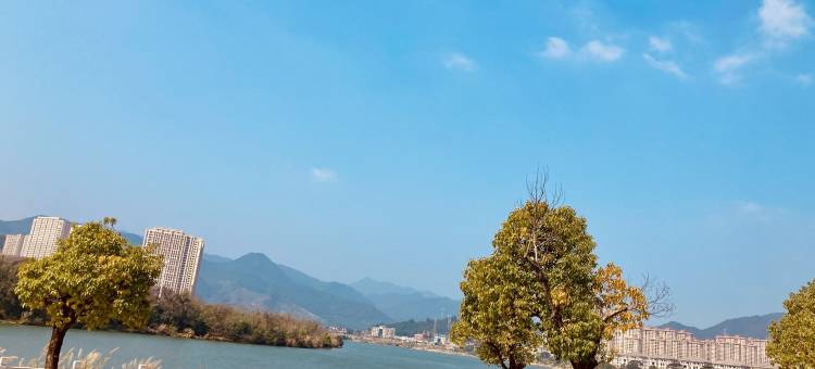 疯丫头贵安名宿公寓(贵江路分店)图片