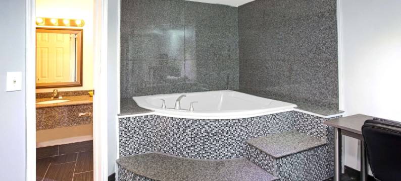 加纳诺克豪生酒店(Howard Johnson by Wyndham Gananoque)图片