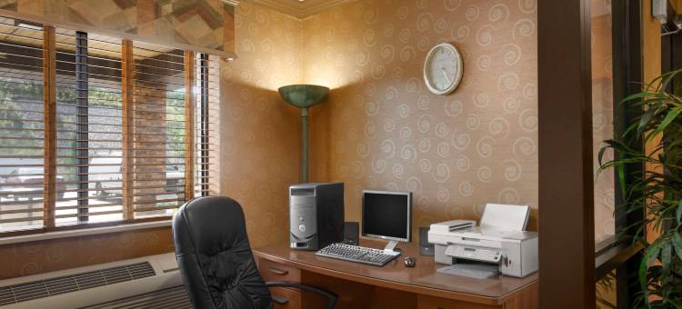 皮奥里亚东速8酒店(Super 8 by Wyndham Peoria East)图片