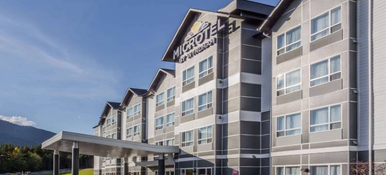 基茨马特麦客达套房酒店(Microtel Inn & Suites by Wyndham Kitimat)图片