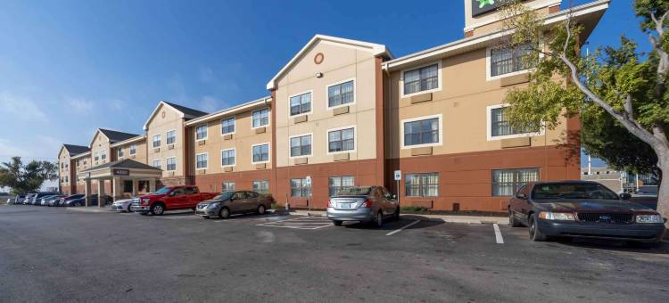 郊区开间(Suburban Studios)图片