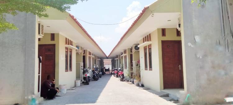 维斯玛穆蒂亚拉尼尔阿伦阿伦德马克米特拉瑞德多兹(Wisma Mutiara near Alun Alun Demak Mitra RedDoorz)图片
