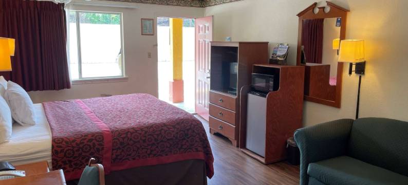 马歇尔温德姆戴斯套房酒店(Days Inn & Suites by Wyndham Marshall)图片