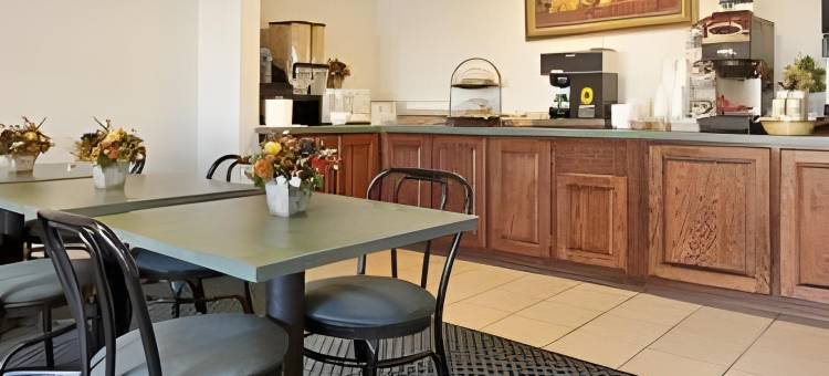 俄克拉何马城-速8酒店(Super 8 by Wyndham Oklahoma/Frontier City)图片