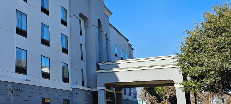 温德姆华美达酒店 伯克伯内特 / 威奇托福尔斯(Ramada by Wyndham Burkburnett / Wichita Falls)图片