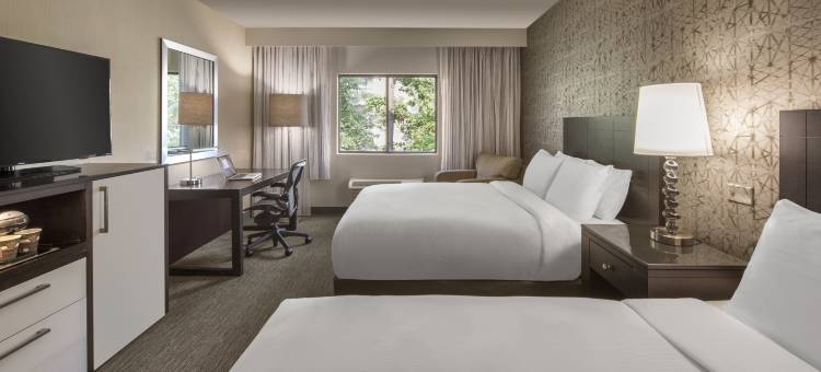 芝加哥伍德戴尔埃尔克格罗夫希尔顿逸林酒店(DoubleTree by Hilton Hotel Chicago Wood Dale - Elk Grove)图片