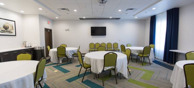 斯特劳德希尔顿欢朋套房酒店(Hampton Inn and Suites Stroud)图片