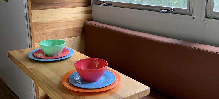 Vintage Airstream Caravan:  Porch, Firepit, Grill, 5 Minutes to Pigeon Forge!图片