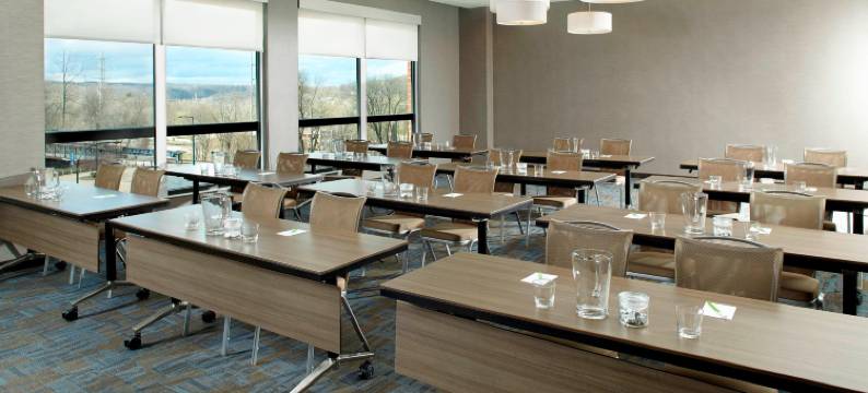 阿克伦市中心万怡酒店(Courtyard Akron Downtown)图片