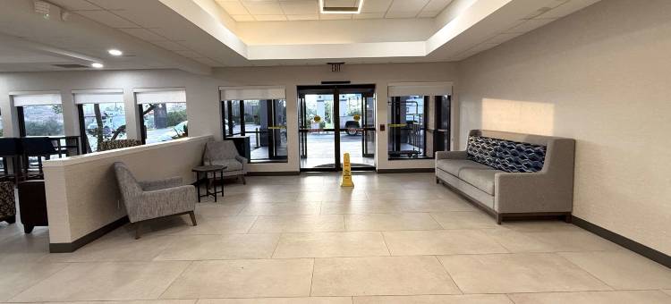 阿伦港巴顿坊西凯艺套房酒店(Quality Inn & Suites Baton Rouge West - Port Allen)图片