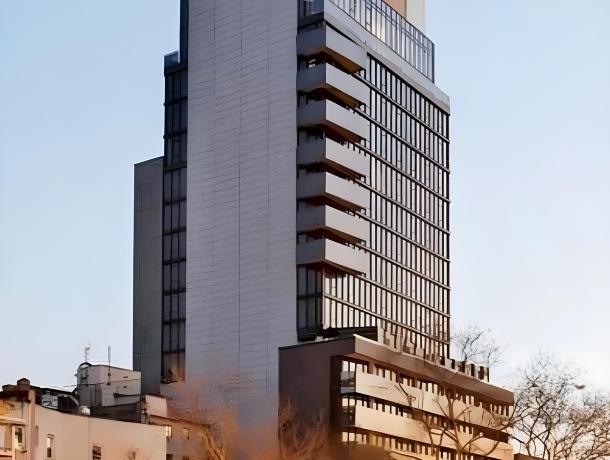 Sixty LesHotel Overview