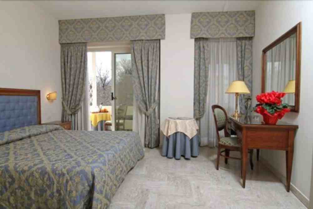 Mondial Park HotelOver view