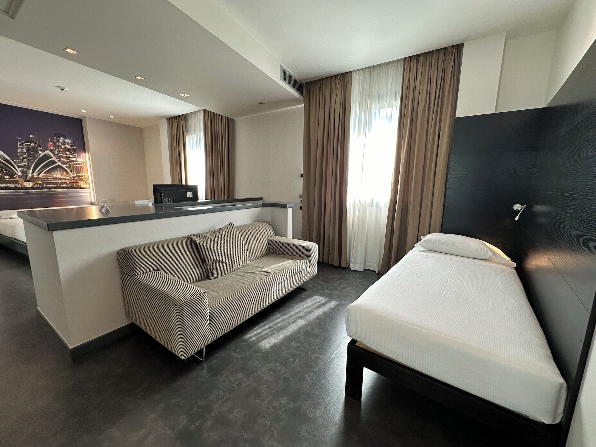 Hotel CruiseOver view