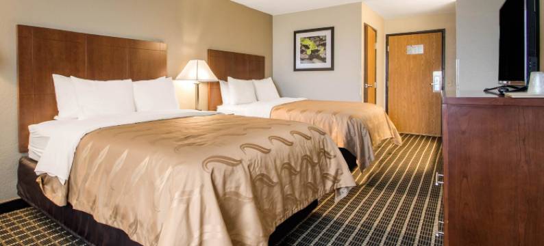 西麦迪逊大学区附近凯艺酒店(Quality Inn Madison West Near University Area)图片