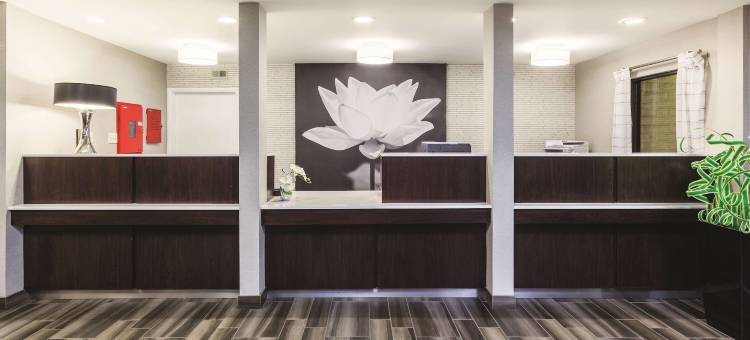 图森东拉昆塔温德姆酒店(La Quinta Inn by Wyndham Tucson East)图片