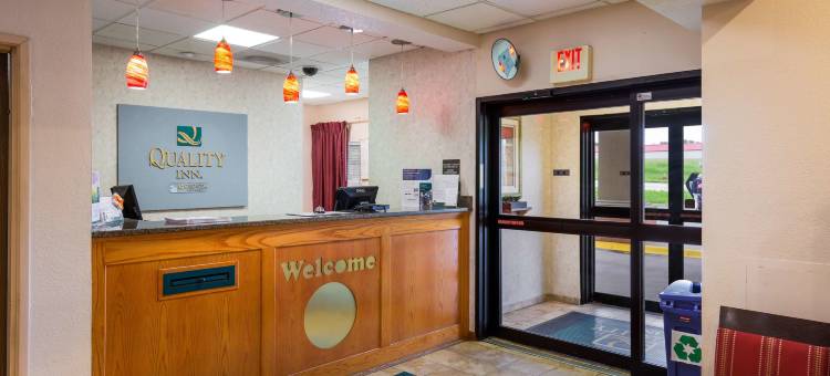 I-70凯艺酒店-近堪萨斯赛道(Quality Inn I-70 Near Kansas Speedway)图片