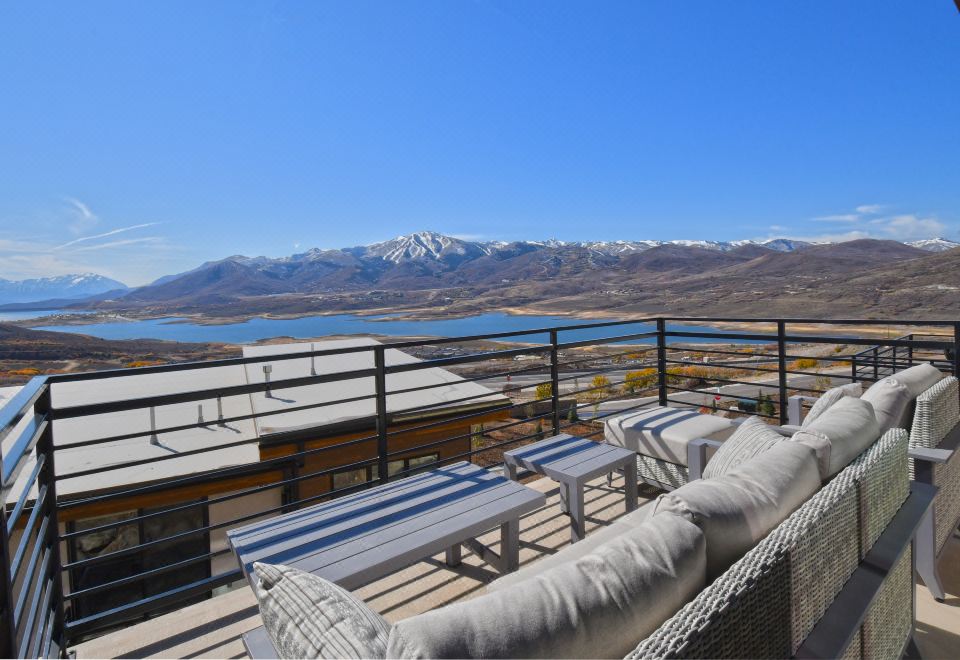 Luxury Home with Stunning Views and Dual Kitchens - Exquisite Retreat Hotel Overview