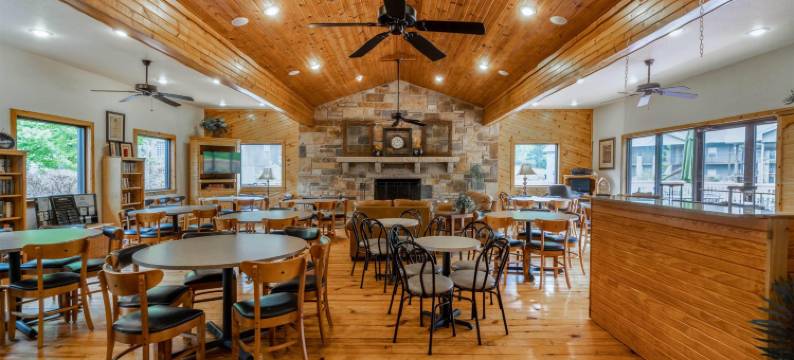 温泉城村洛斯拉各斯温德姆华美达酒店(Los Lagos at Hot Springs Village a Ramada by Wyndham)图片