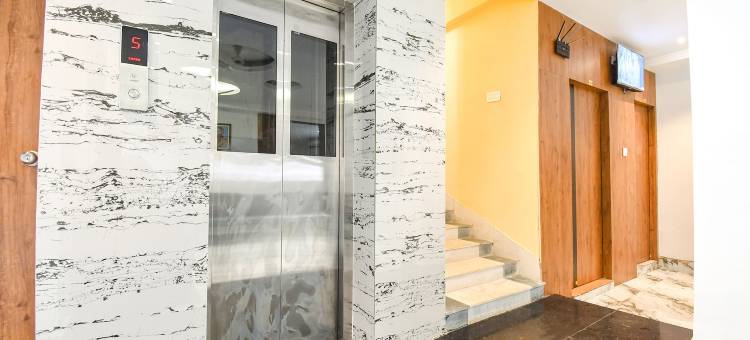 Fabhotel Prime The Golden Plaza的黄金广场(FabHotel Prime the Golden Plaza - Nr Tarapith Temple)图片