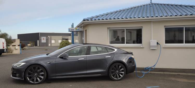 布里特舒适酒店阿祖尔绍莱北部(Brit Hotel Confort Azur Cholet Nord)图片