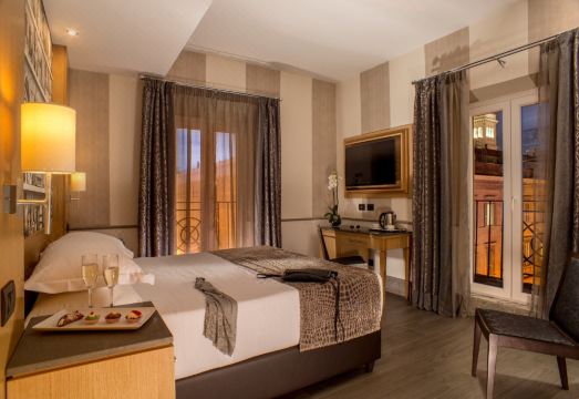 Hotel Royal Court Hotel Overview