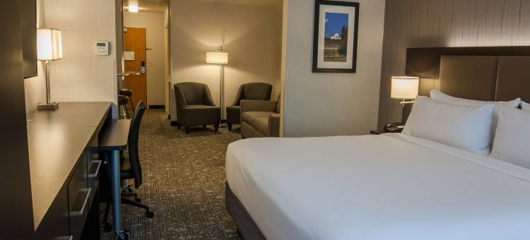 智选假日套房酒店切尼的大学区(Holiday Inn Express & Suites Cheney)图片