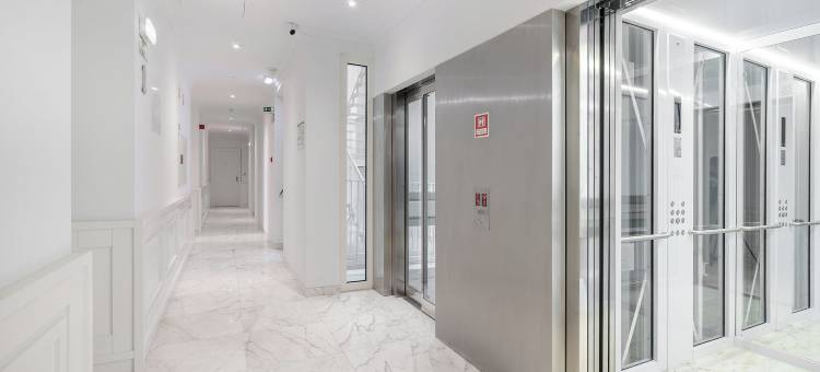 The Boulevard 优越地段带空调和电梯(WHome - the Boulevard Prime Location with AC & Elevator)图片