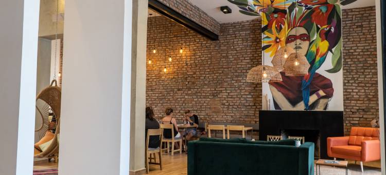 塞丽娜萨尔塔(Selina Salta)图片