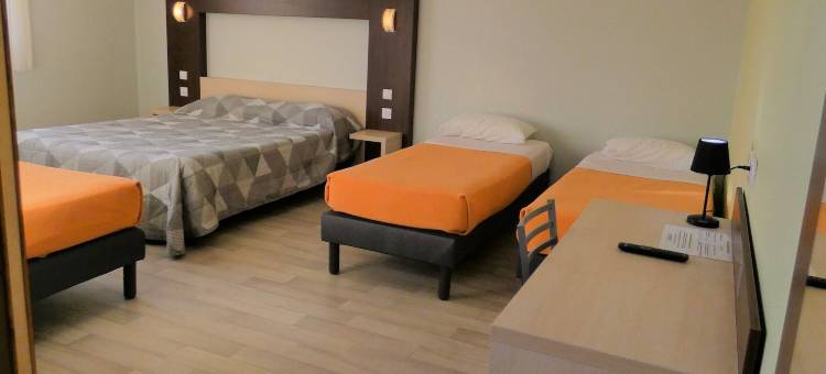 斯涛特尔拉祖酒店(Hôtel Azur Saint Junien Cit'Hotel)图片