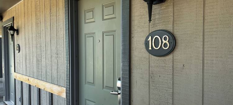 苏必利尔湖悬崖居民酒店(Cliff Dweller on Lake Superior)图片