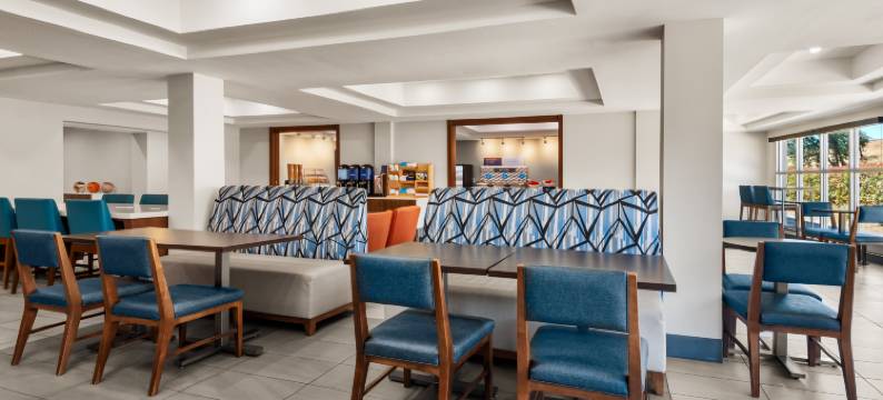 智选假日套房酒店弗雷斯诺(河公园)HWY 41(Holiday Inn Express & Suites FRESNO (RIVER PARK) HWY 41 by IHG)图片