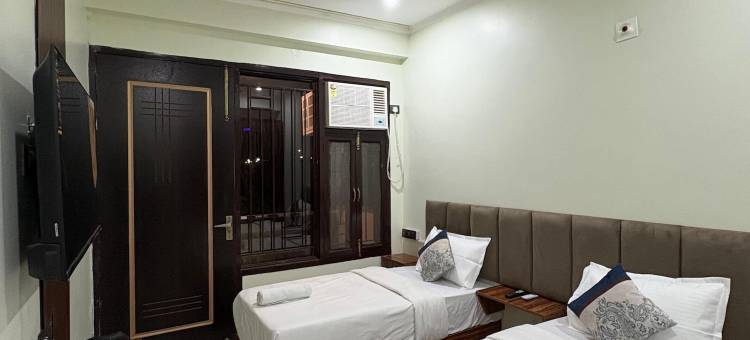 Radiant Blu Hotels Sector 70图片