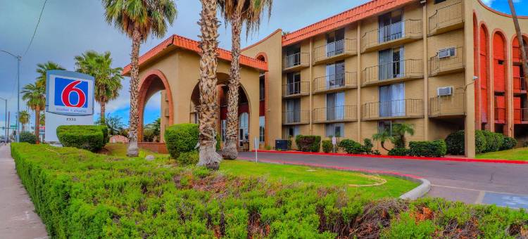 24街凤凰城机场希尔顿合博套房酒店(Motel 6 Phoenix, AZ – Sky Harbor)图片