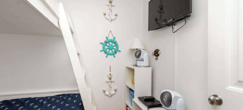 度假村泳池和宠物友好可住9人(Resort Pool & Pet Friendly Sleeps 9)图片
