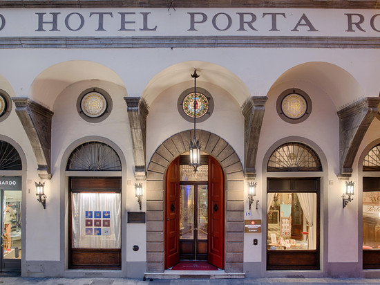 佛罗伦萨罗萨港NH精选酒店